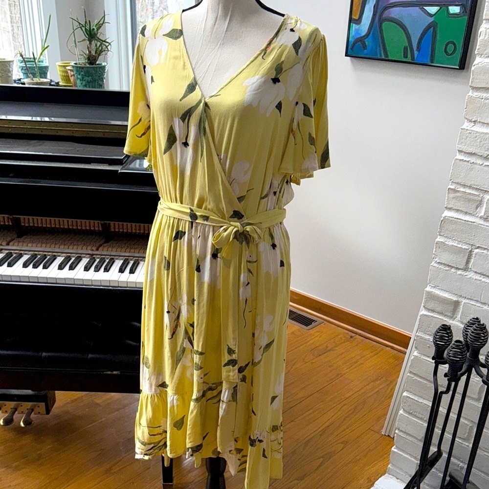 Floral Yellow Wrap Dress 1X | VINTAGE DESIGNER WRAP DRESS 1X. | LUXURY PLUS